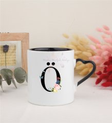 Ö Harfi Çiçek Desenli Siyah Kalpli Kupa Bardak