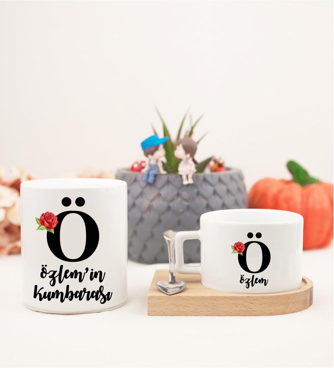Kişiye Özel Ahşap Altlıklı Kahve Fincanı ve Kumbara Seti Ö Harfi