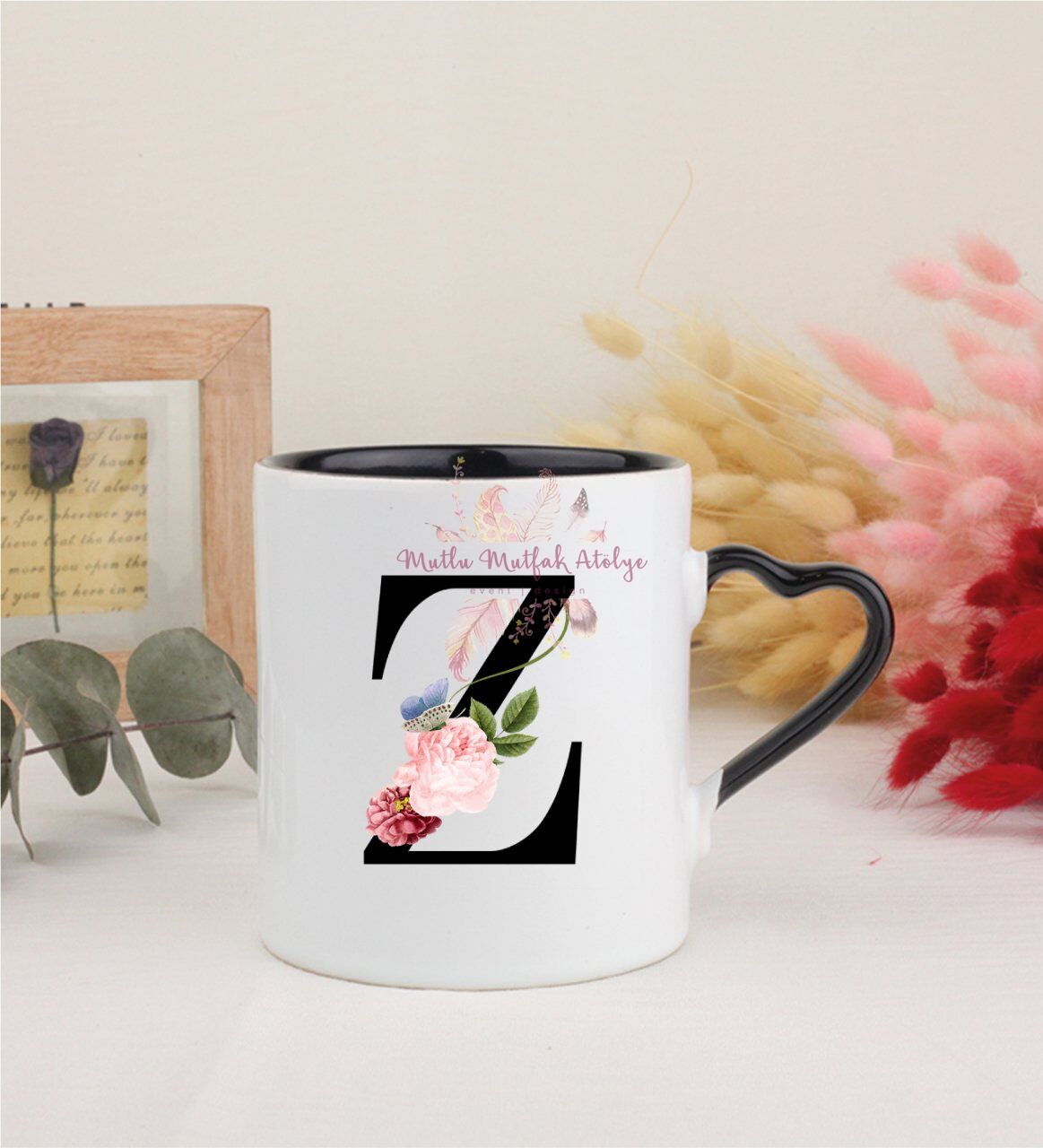 Z Harfi Çiçek Desenli Siyah Kalpli Kupa Bardak