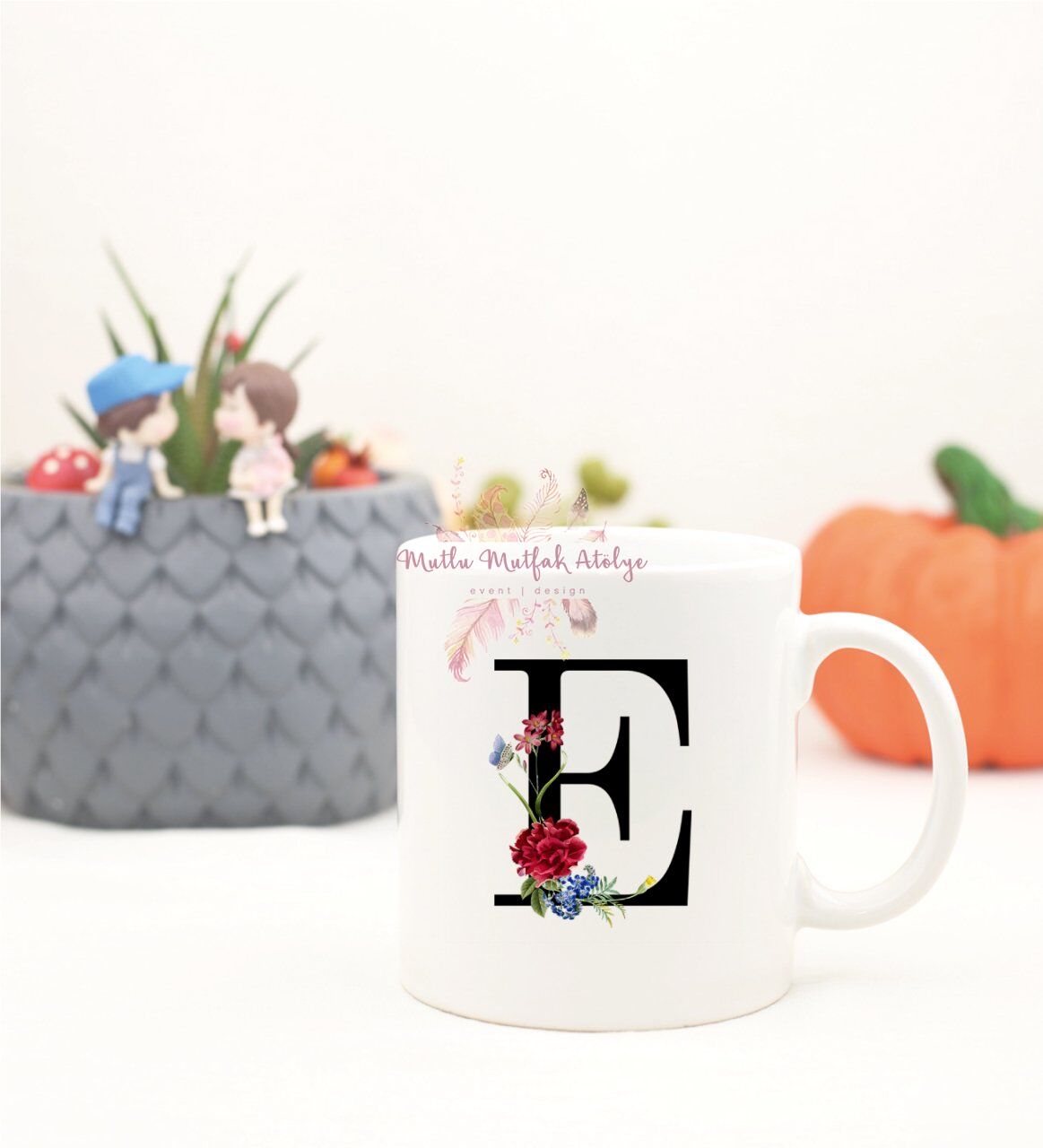 E Harfi Çiçek Desenli Kupa Bardak