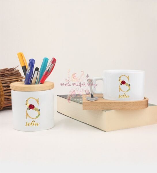 Kişiye Özel Gold Harfli ve İsimli Kalemlik ve Ahşap Altlıklı Fincan