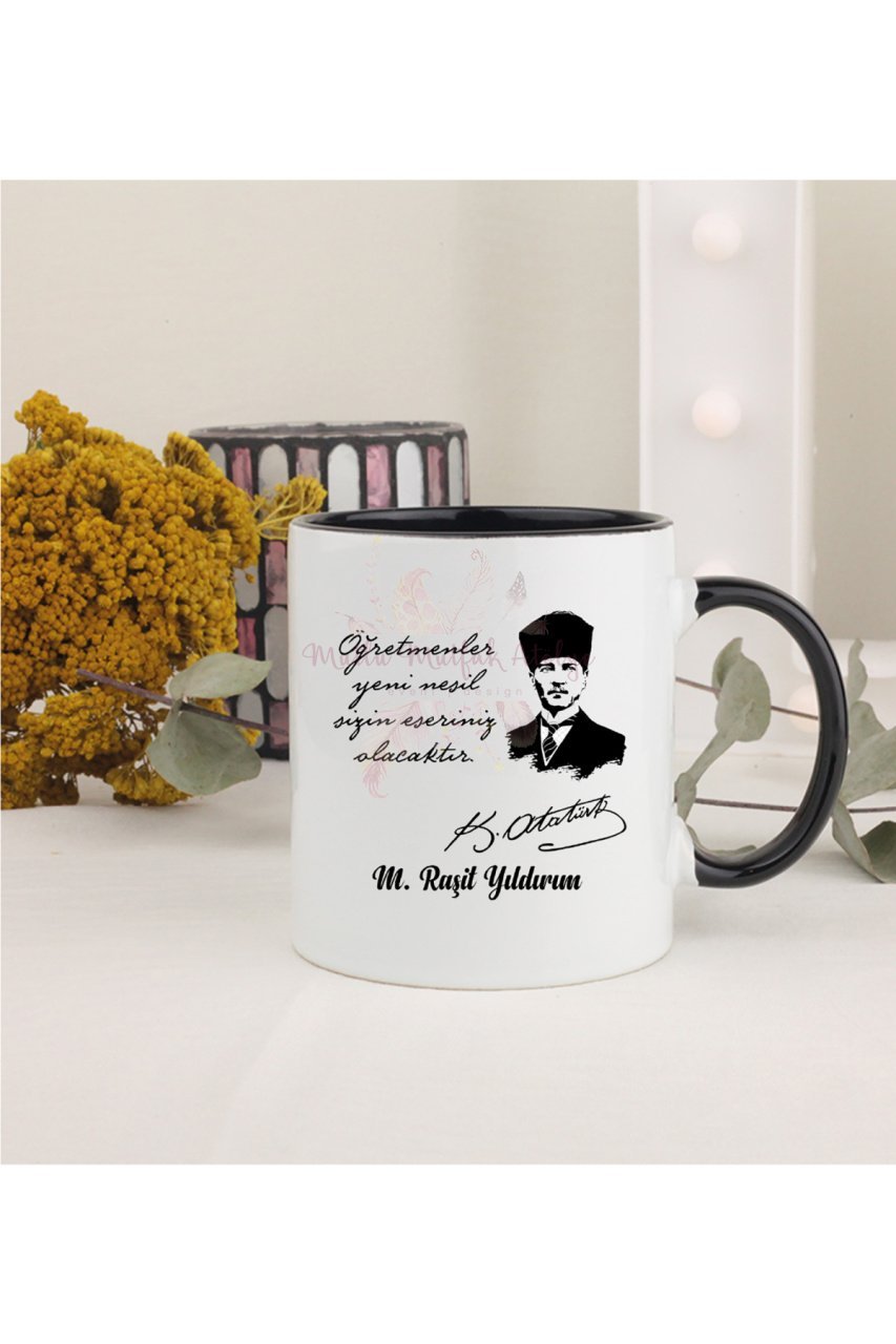 Kişiye Özel Öğretmenler Günü Hediyesi Atatürk ve İsimli Desenli Siyah Kupa Bardak