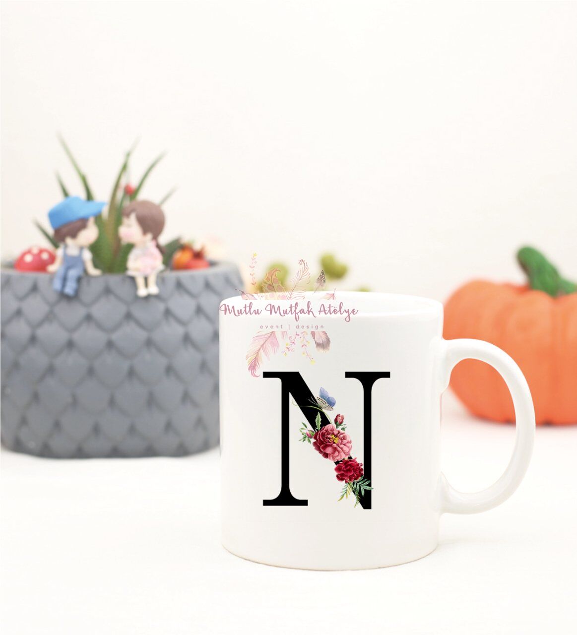 N Harfi Çiçek Desenli Kupa Bardak