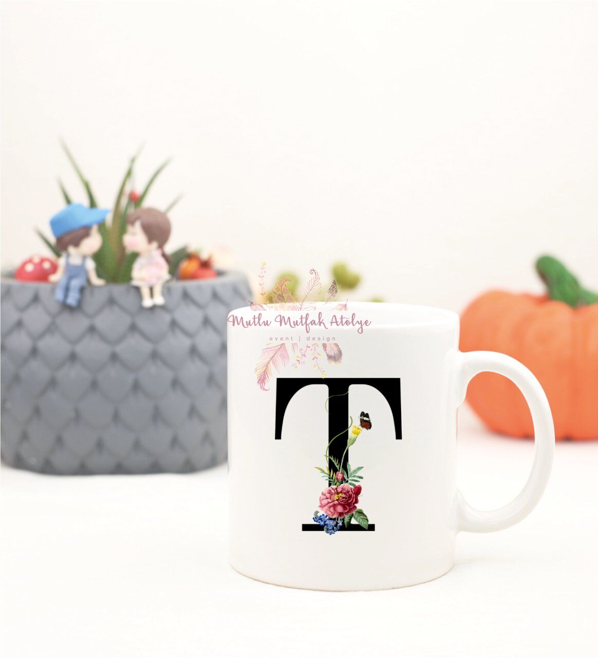 T Harfi Çiçek Desenli Kupa Bardak