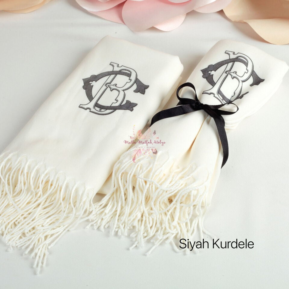 Kişiye Özel Baskılı KALIN Şal – İsimli & Harfli Hediyelik Şal | Düğün, Nişan, Söz ve Baby Shower