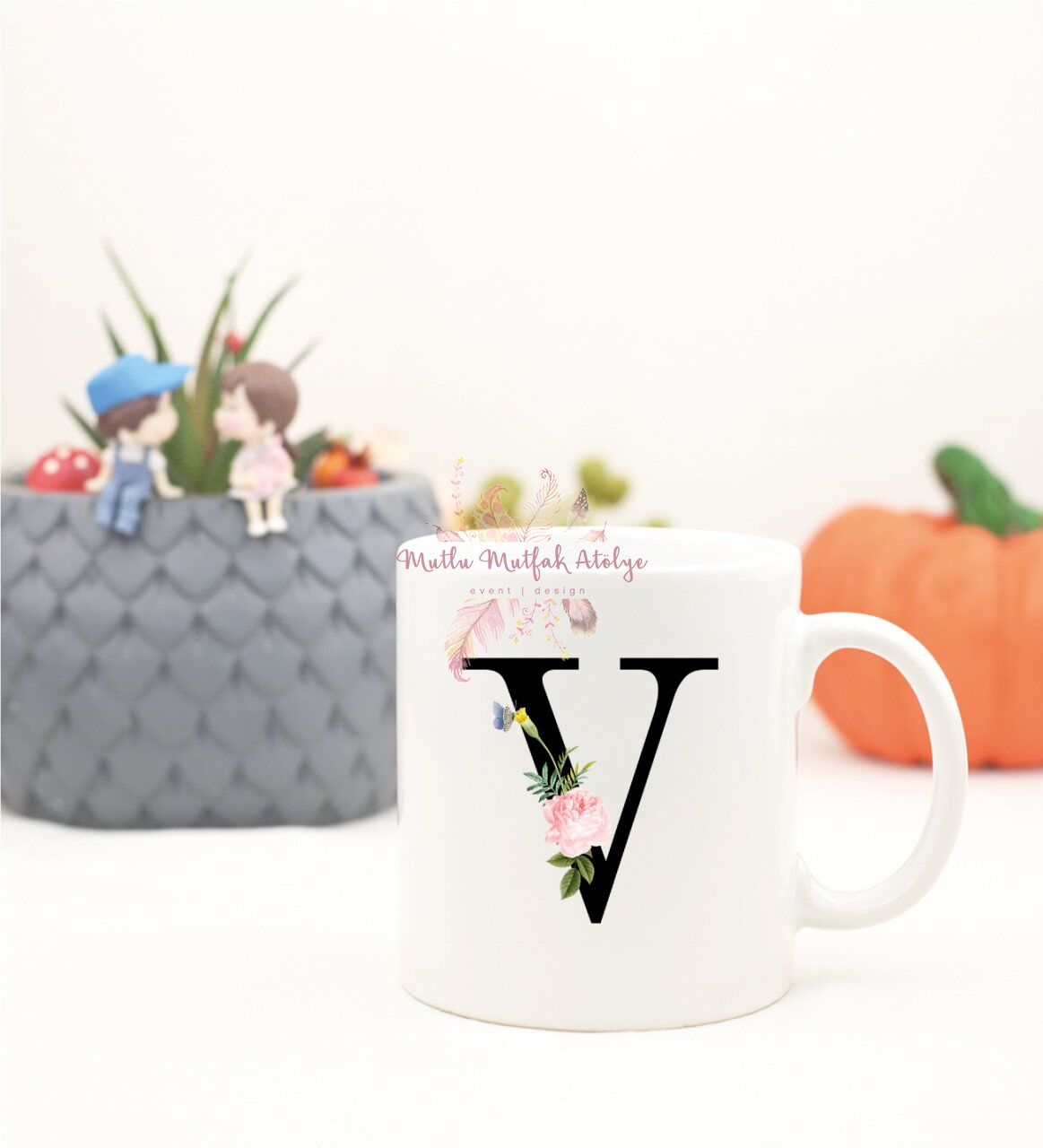 V Harfi Çiçek Desenli Kupa Bardak