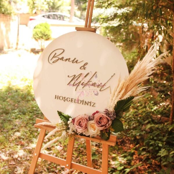 Çiçekli Beyaz Karşılama Panosu