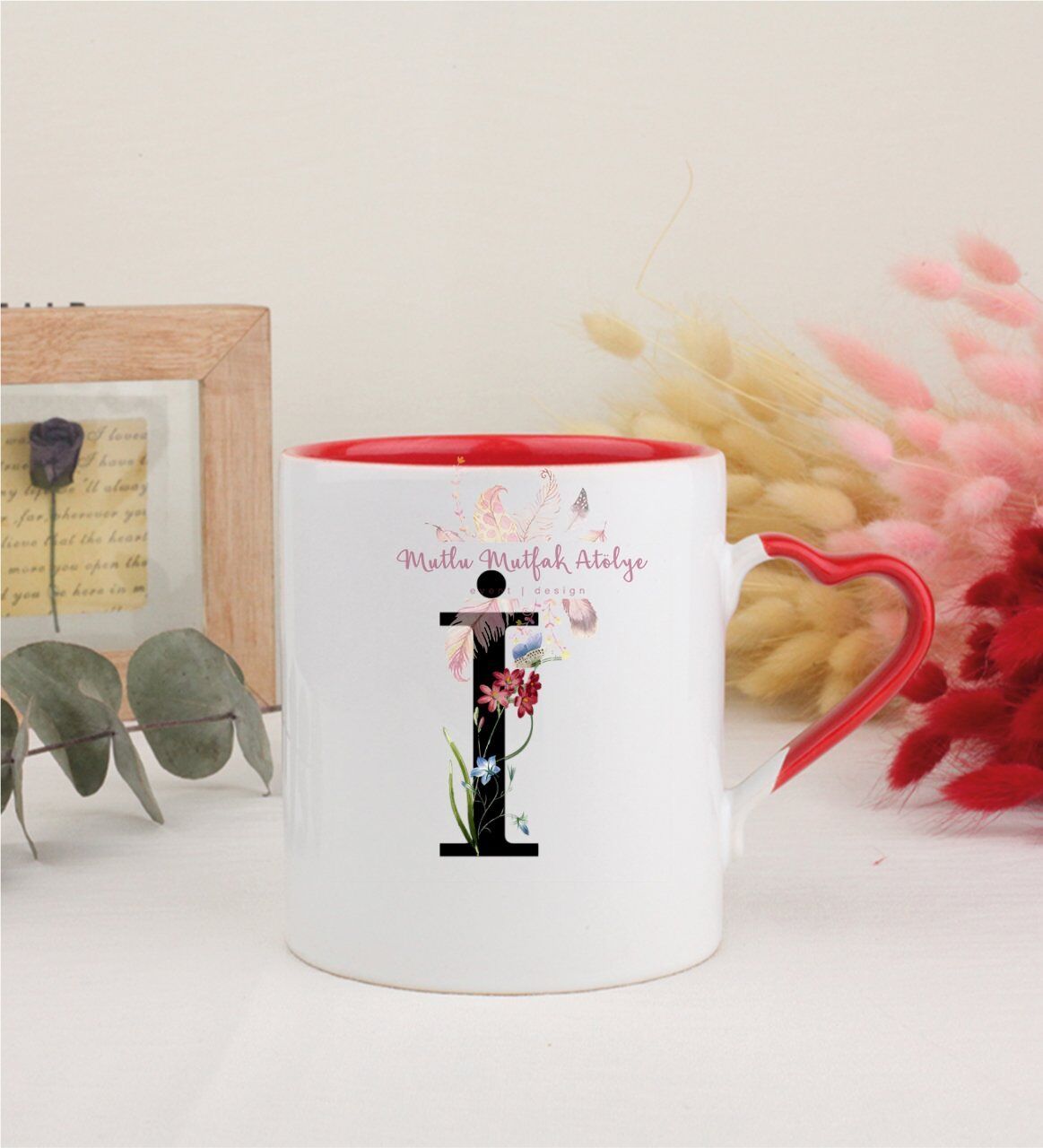 İ Harfi Çiçek Desenli Kırmızı Kalpli Kupa Bardak