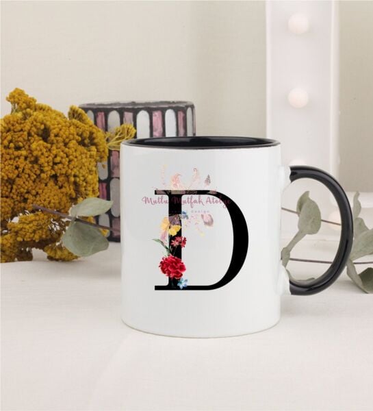 D Harfi Çiçek Desenli Siyah Kupa Bardak