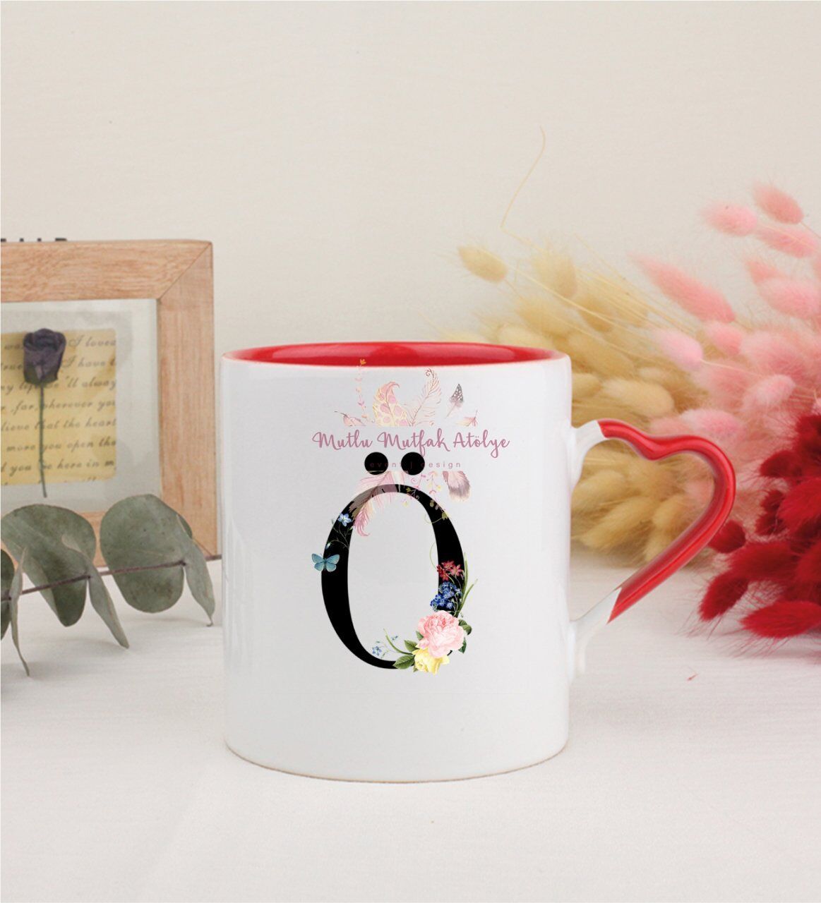 Ö Harfi Çiçek Desenli Kırmızı Kalpli Kupa Bardak