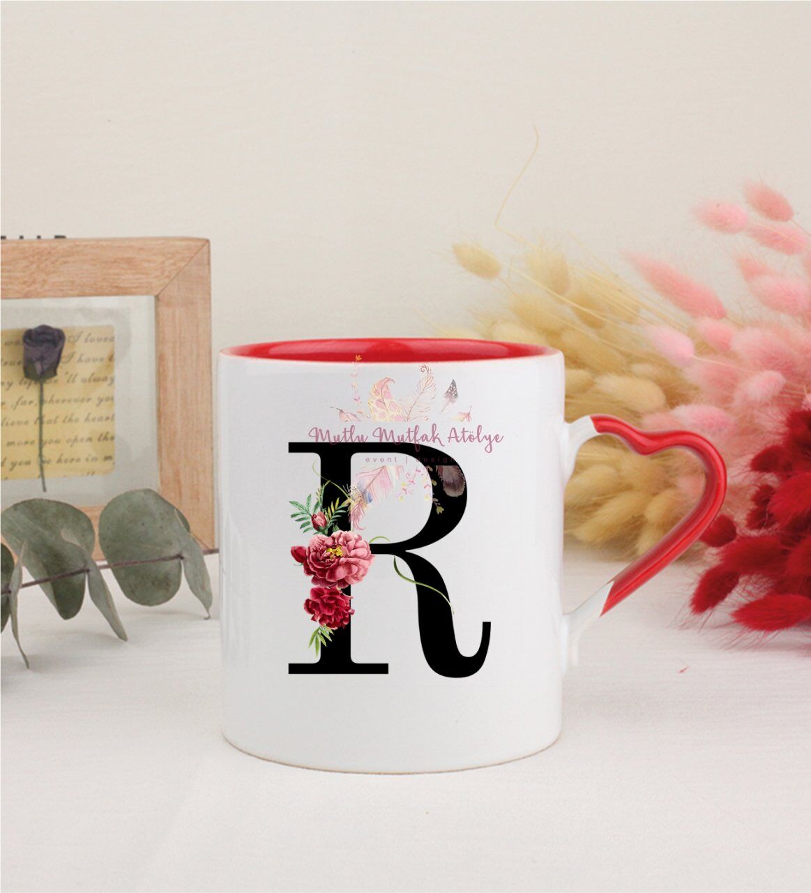 R Harfi Çiçek Desenli Kırmızı Kalpli Kupa Bardak