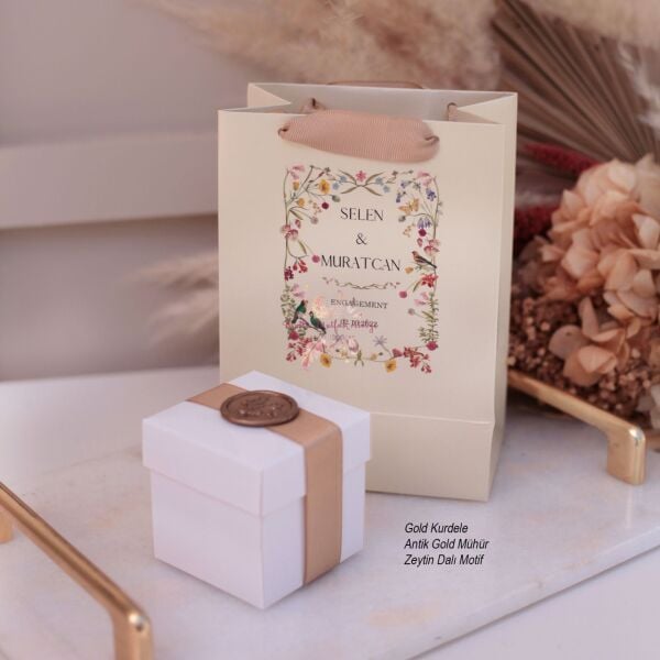 Hediyelik Mühürlü Kutulu Mum ve Baskılı Karton Çanta Seti