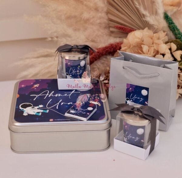 Hediyelik Kapaklı Kutulu Mum  100'lü Metal Kutulu Çikolata Ve Hediyelik Karton Çanta Seti