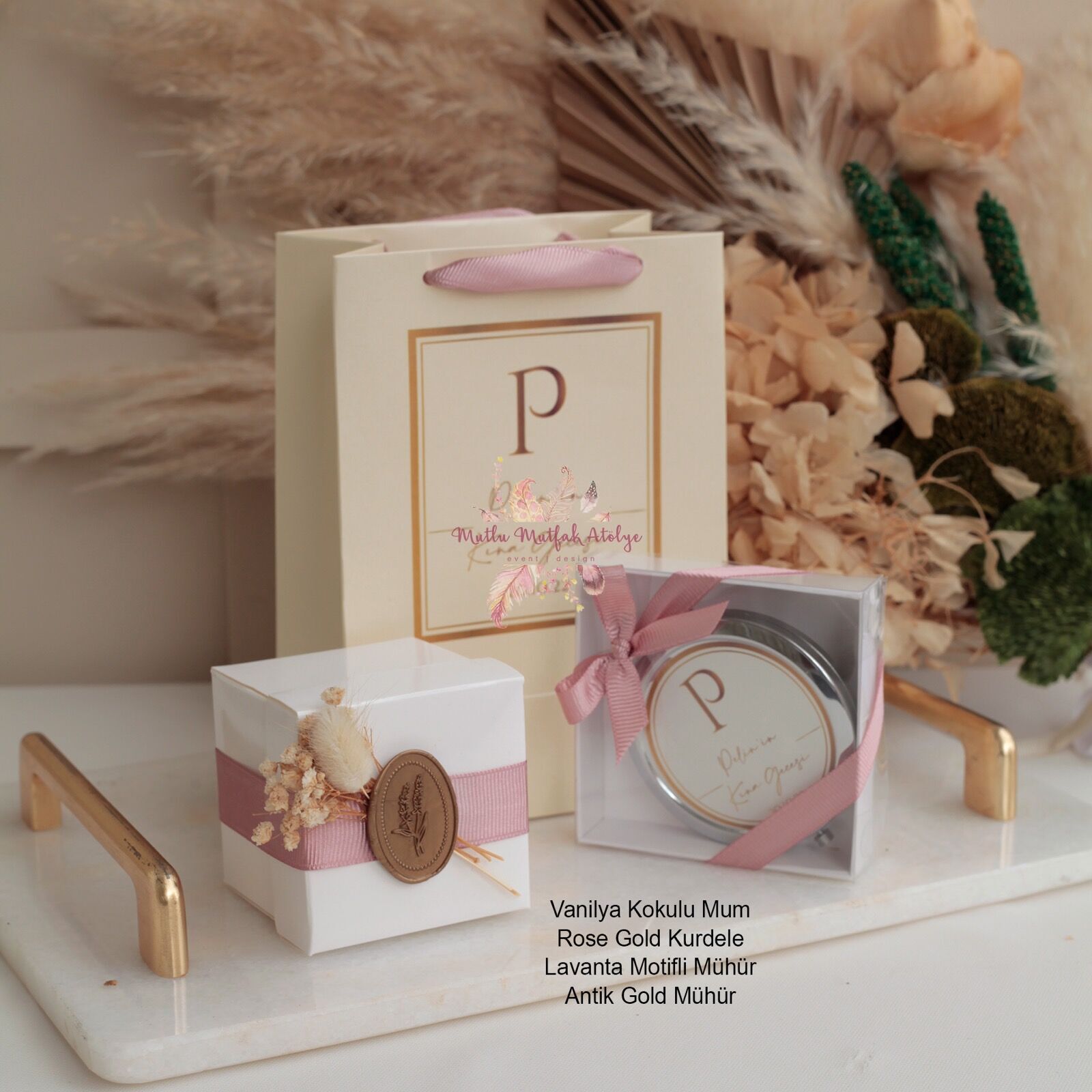 Hediyelik Çiçekli Mühürlü Kutulu Mum  Ayna  Ve Baskılı Karton Çanta Seti