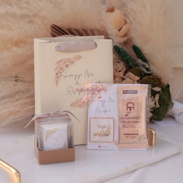Hediyelik Kokulu Mum, Çikolatalı Kahve ve Baskılı Karton Çanta Seti