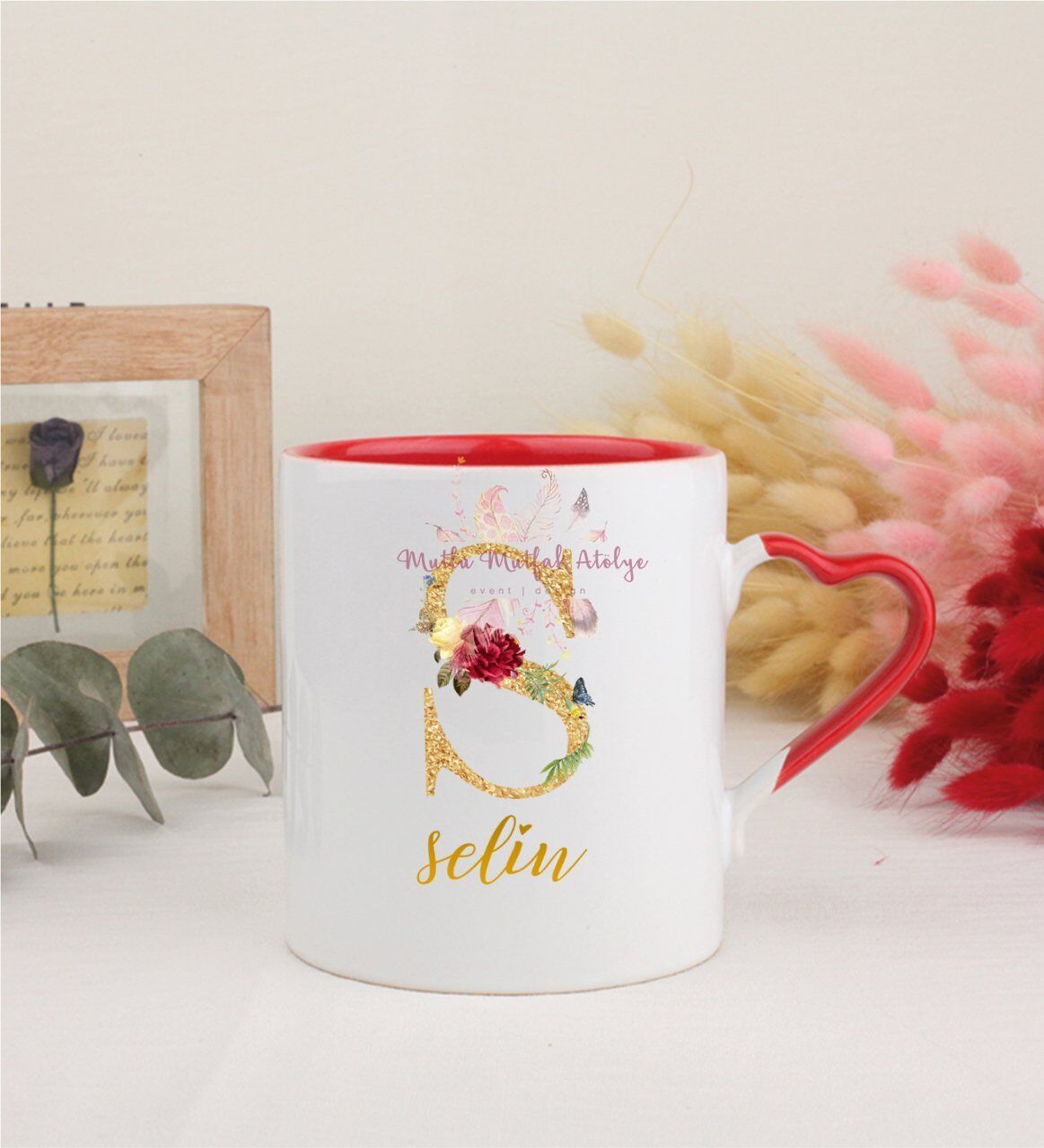 Kişiye Özel Gold Harfli ve İsimli Kırmızı Kalpli Kupa Bardak