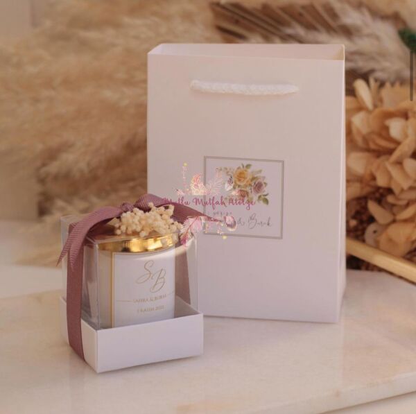 Hediyelik Çiçekli Kapaklı Kokulu Mum Ve Karton Çanta Seti