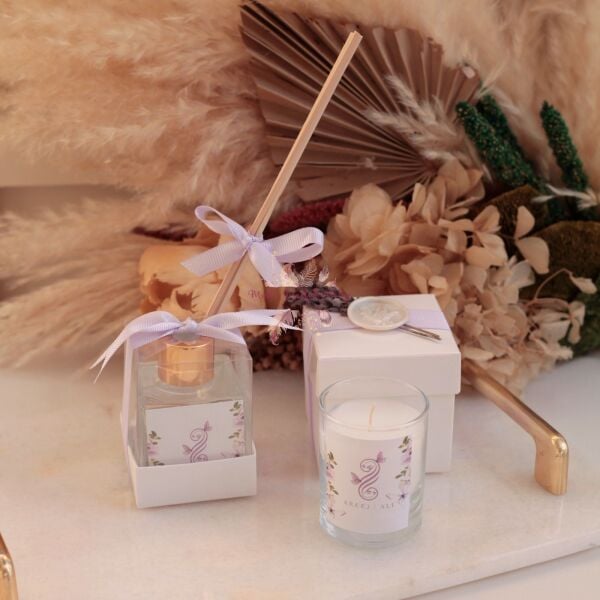 Hediyelik Mühürlü Kutulu Çiçekli  Mum Ve Oda Kokusu