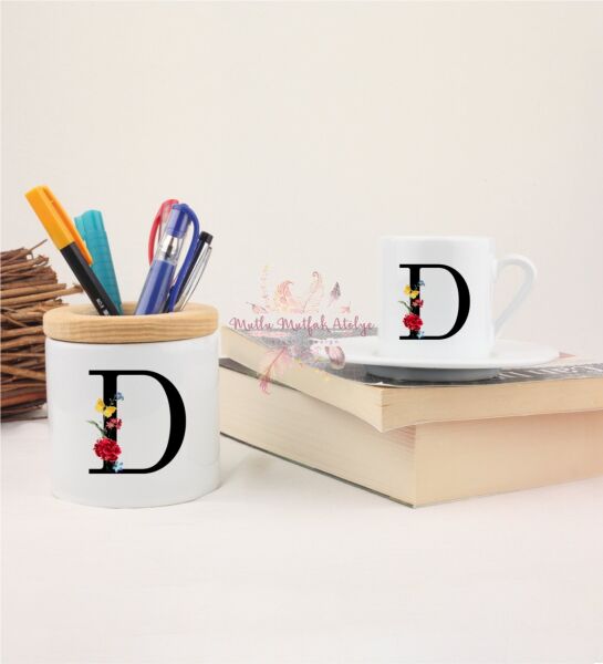 D Harfi Çiçek Desenli Kalemlik ve Türk Kahvesi Fincanı