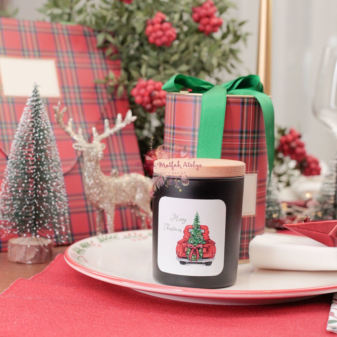 Yılbaşı Hediyelik Kutulu Çikolata Kokulu Mum