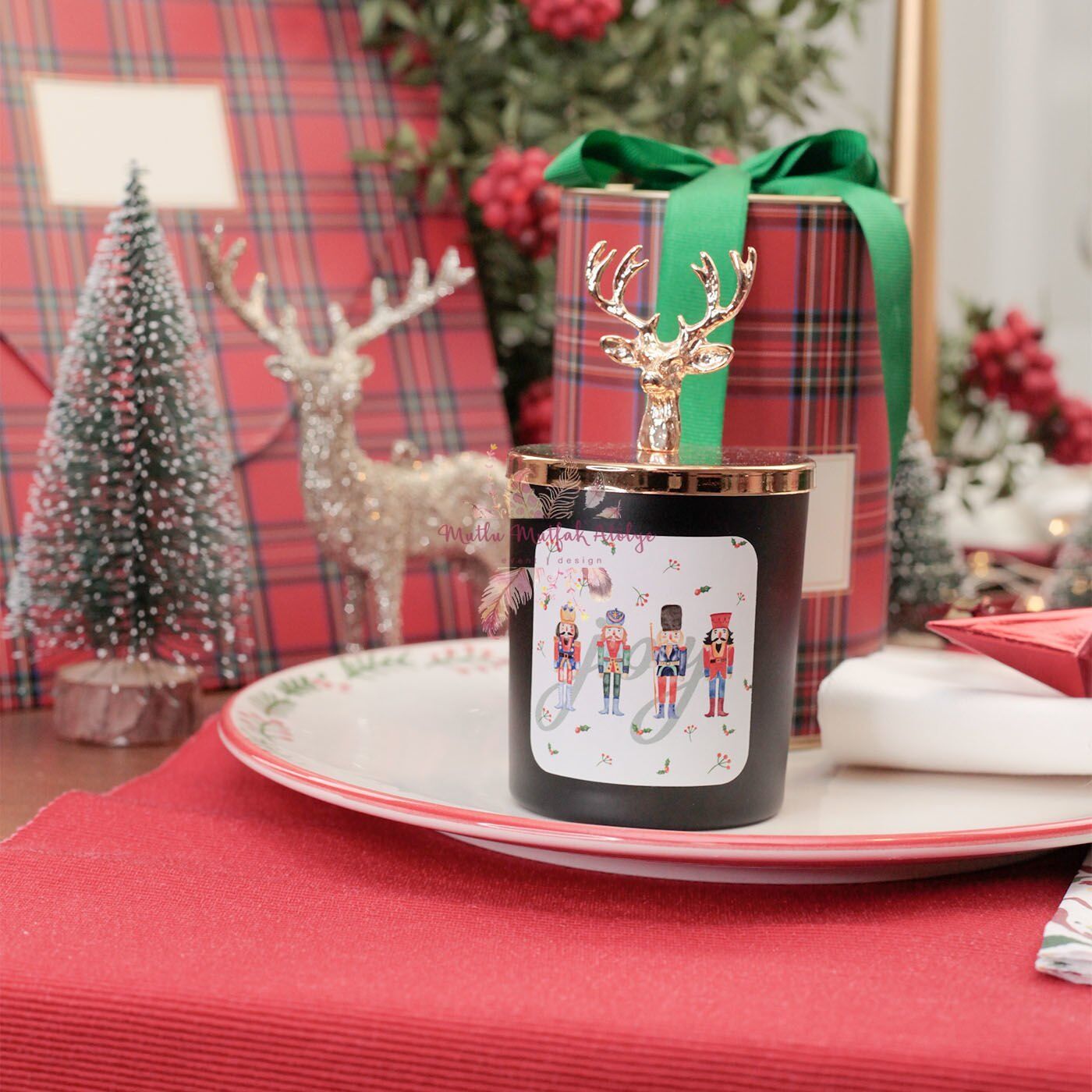 Yılbaşı Hediyelik Kutulu Çikolata Kokulu Mum