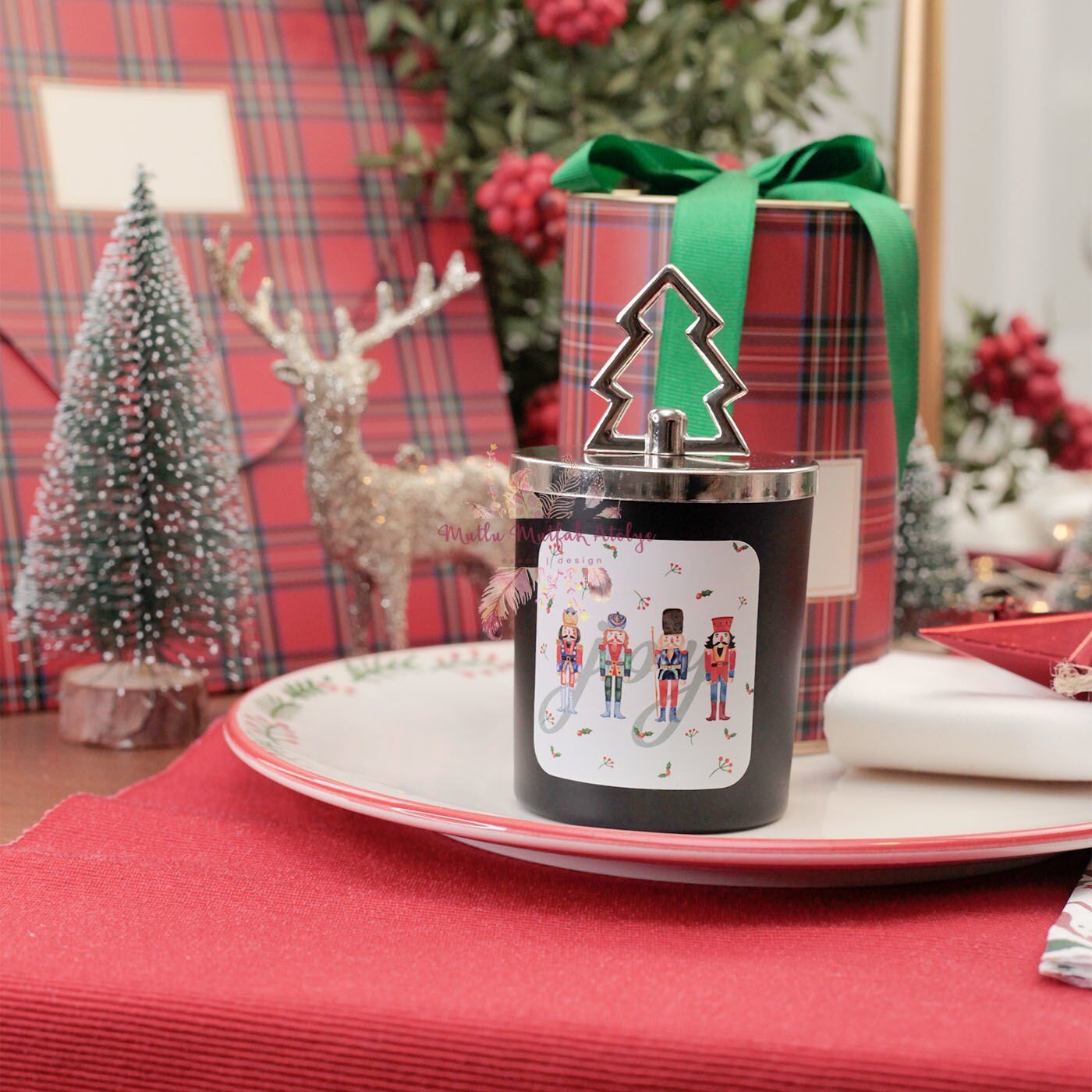 Yılbaşı Hediyelik Kutulu Çikolata Kokulu Mum