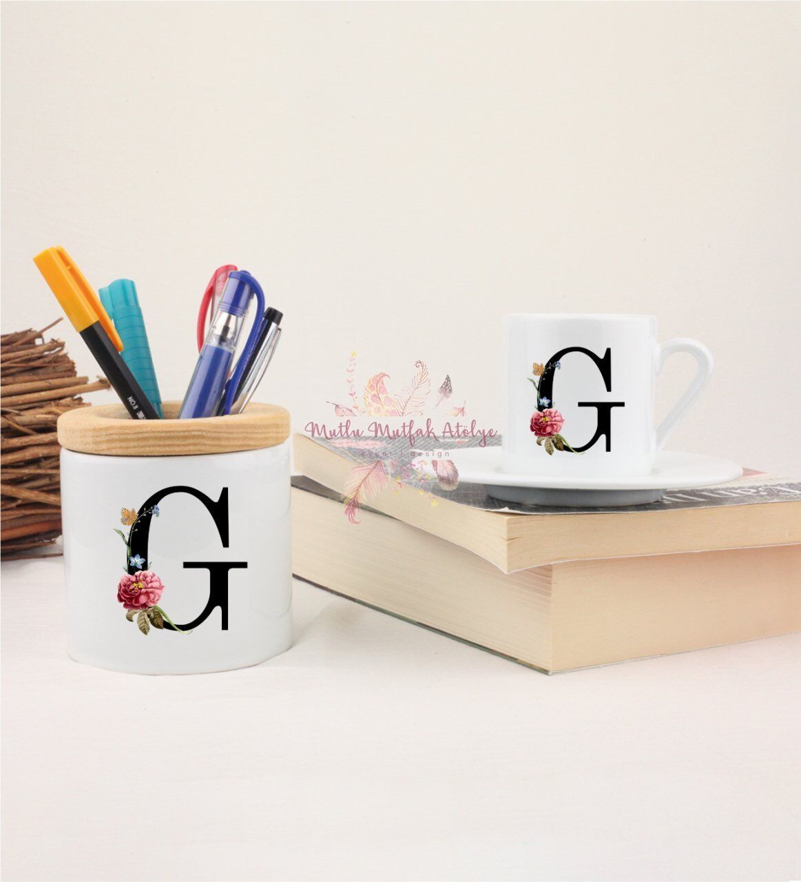 F Harfi Çiçek Desenli Kalemlik ve Türk Kahvesi Fincanı