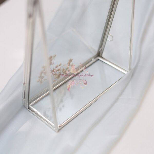 Çerçeveli Çiçekli Cam Masaüstü İsimlik