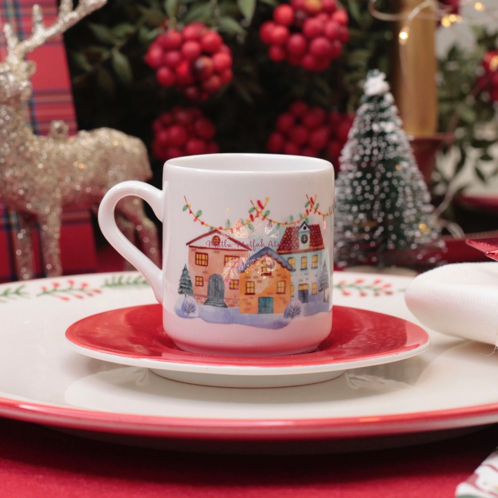 Kişiye Özel Tasarım Kırmızı Yeni Yıl Konseptli Türk Kahvesi Fincanı