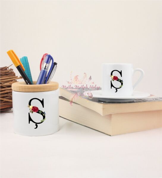 Ş Harfi Çiçek Desenli Kalemlik ve Türk Kahvesi Fincanı