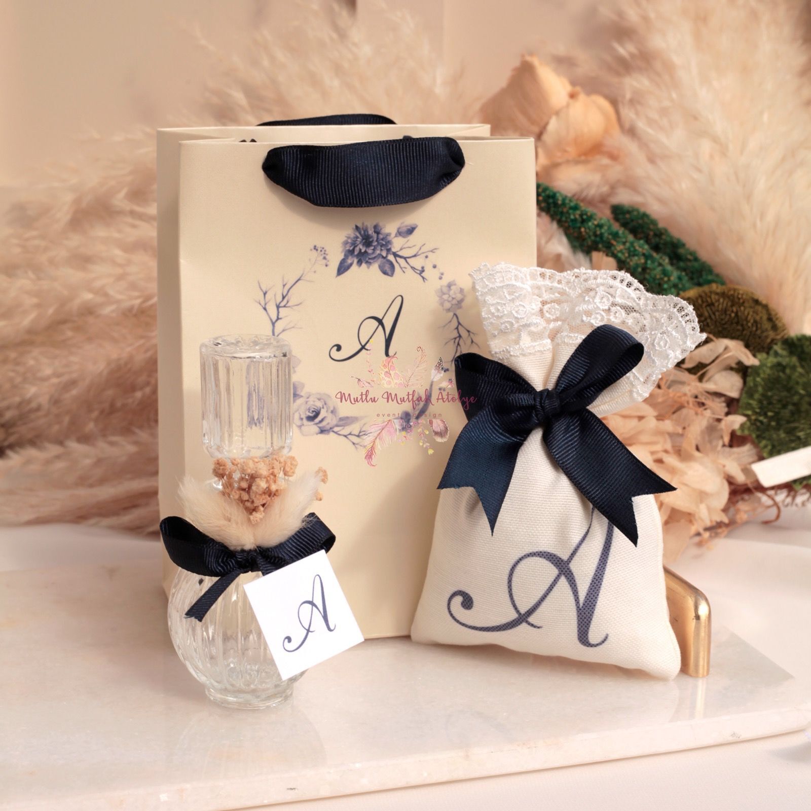 Hediyelik Kolonya, Baskılı Lavanta Kesesi ve Baskılı Karton Çanta Seti