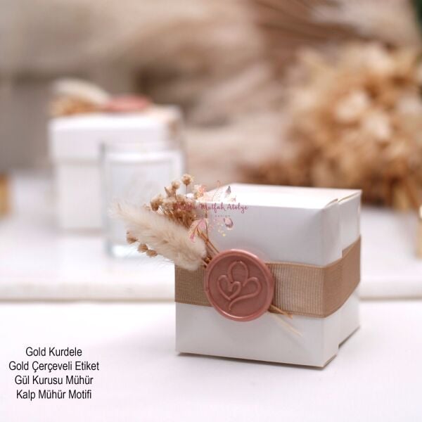 Hediyelik Mühürlü Çiçekli Kutulu Mum