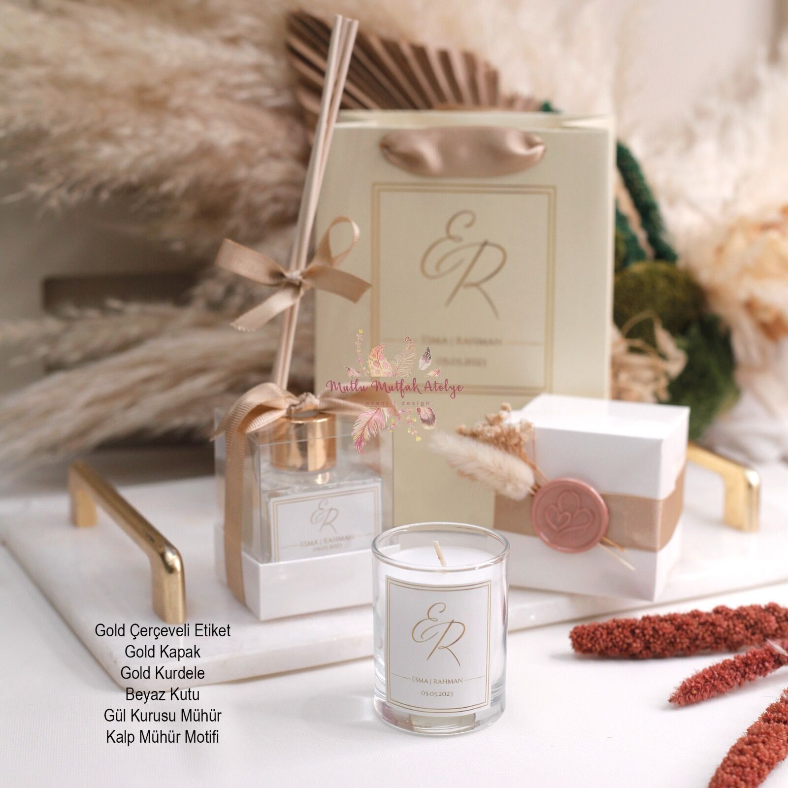 Hediyelik Mühürlü Kutulu Çiçekli  Mum, Oda Kokusu ve Baskılı Karton Çanta Seti