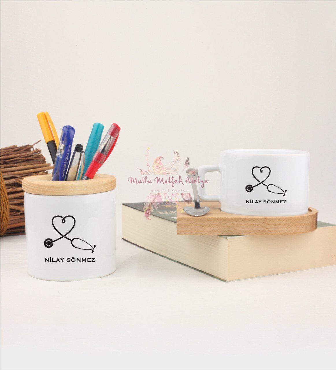 Kişiye Özel Hemşire Kalemlik ve Ahşap Altlıklı Fincan