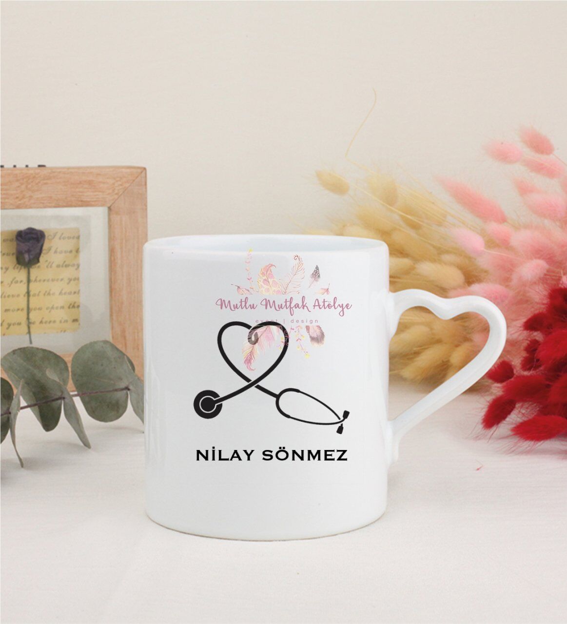 Kişiye Özel Hemşire Beyaz Kalpli Kupa Bardak