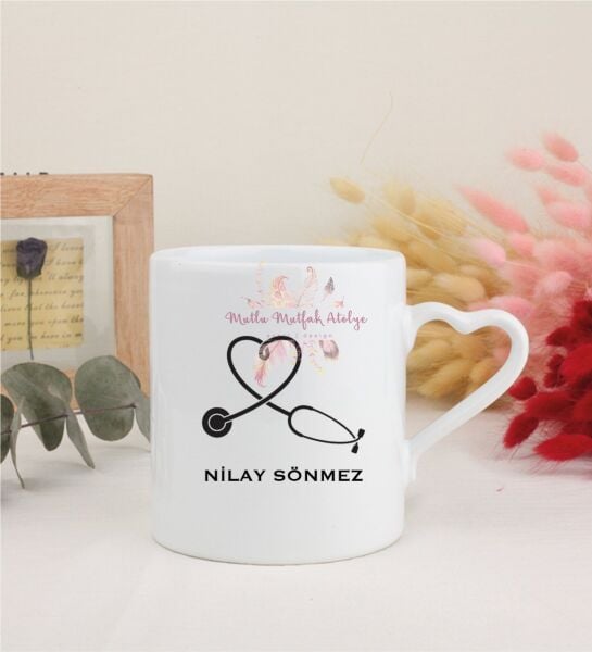 Kişiye Özel Hemşire Beyaz Kalpli Kupa Bardak