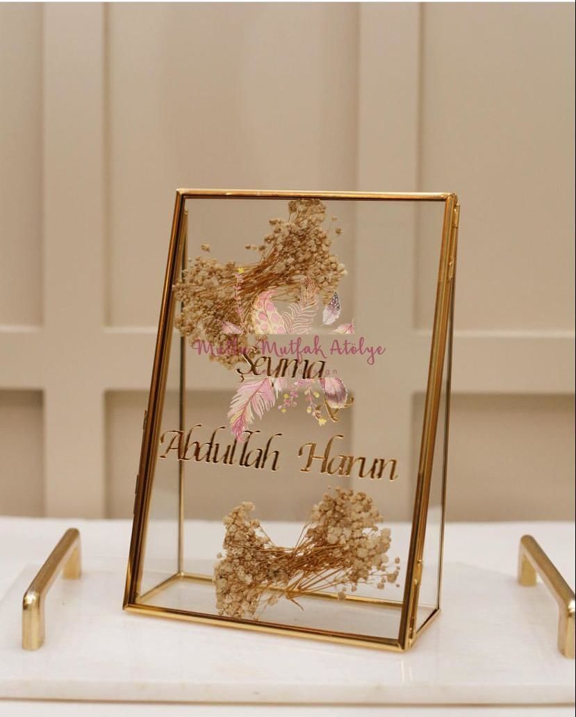 Çerçeveli Çiçekli Cam Masaüstü İsimlik