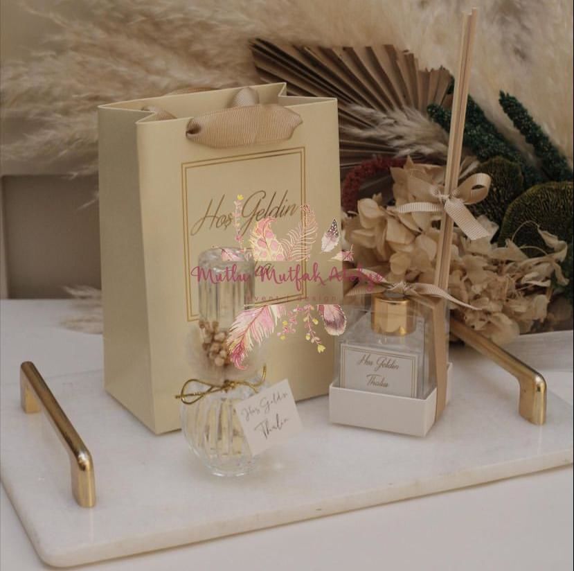 Hediyelik Kolonya, Oda Kokusu ve Baskılı Karton Çanta Seti