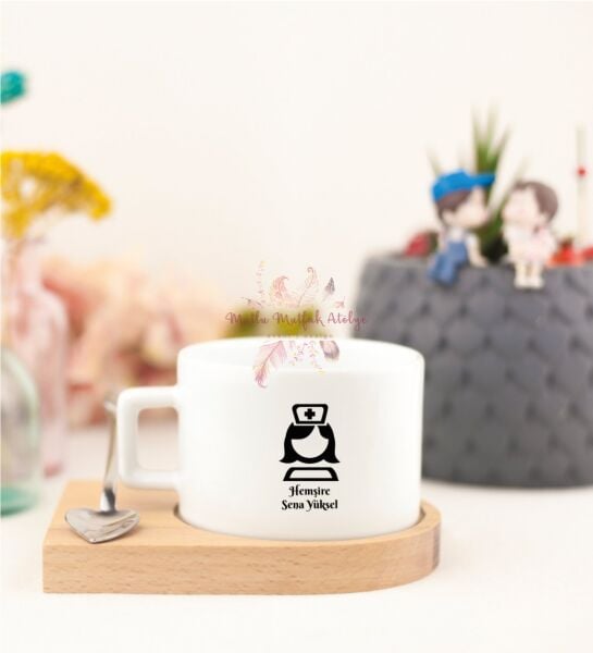 Kişiye Özel Hemşire Ahşap Altlıklı Fincan
