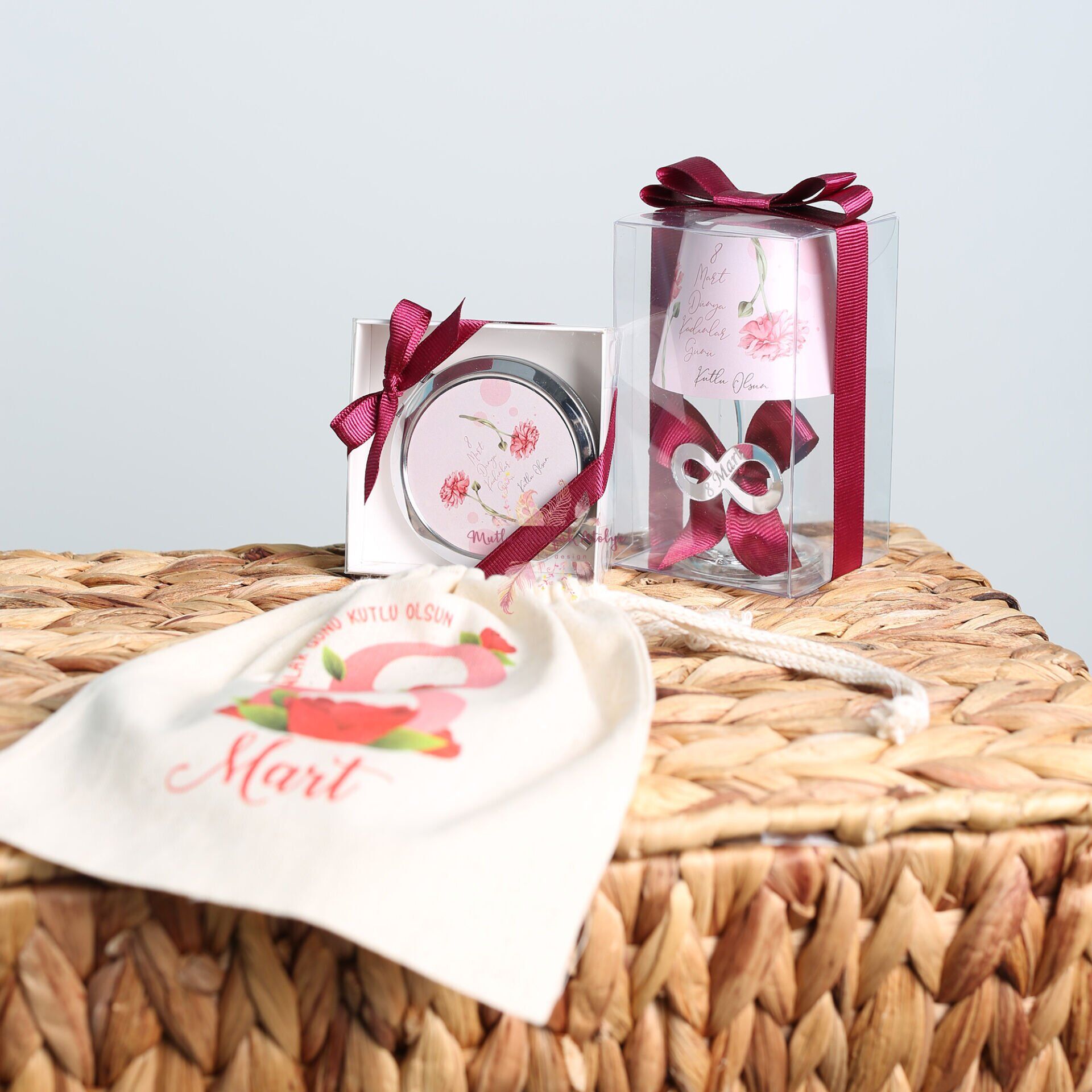 Kadınlar Günü Hediyelik Ayna ve Abajur Mum Seti