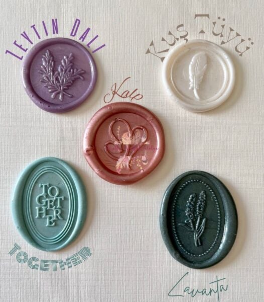 Hediyelik Çiçekli Mühürlü Kutulu Mum Ve Çiçek Süslemeli Kolonya