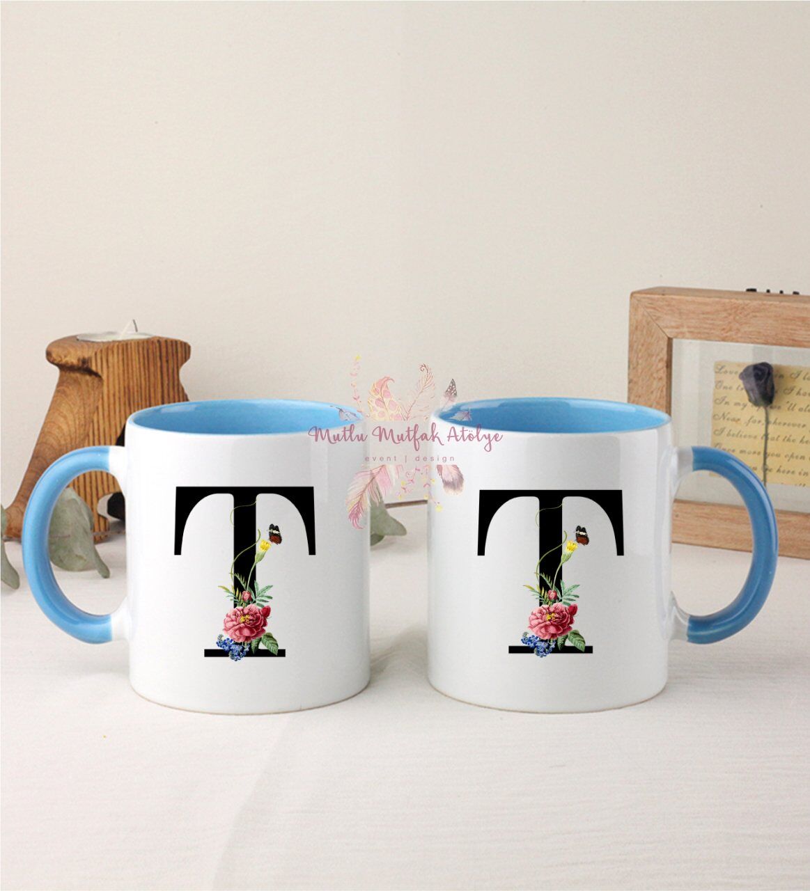T Harfi Çiçek Desenli İkili Mavi Kupa Bardak