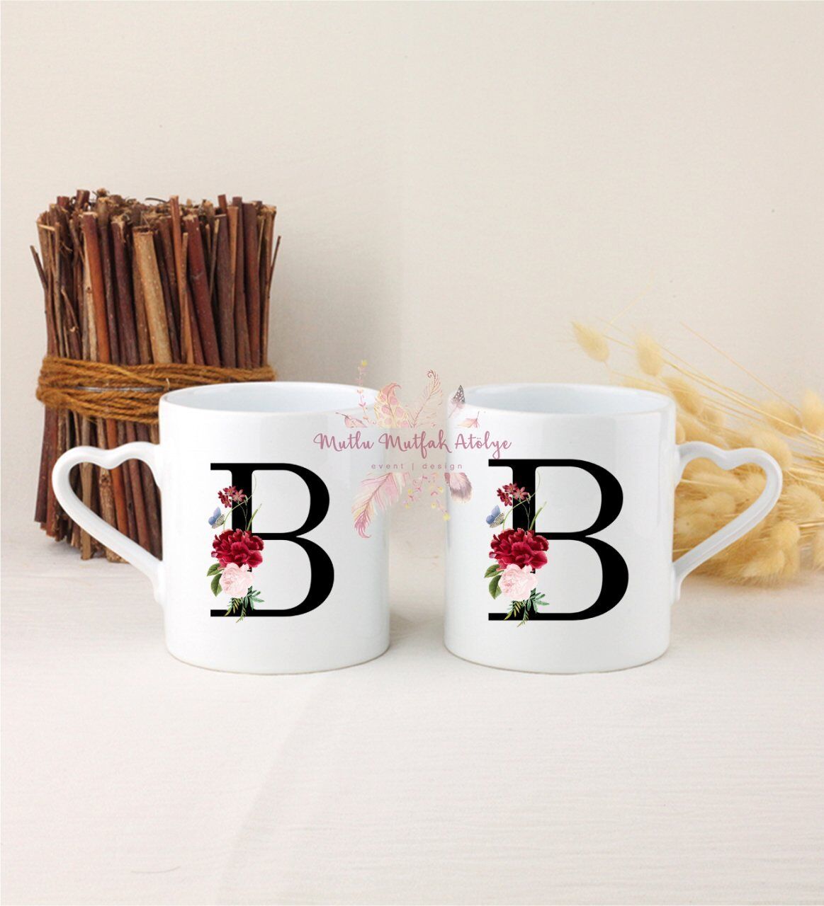 B Harfi Çiçek Desenliİkili Beyaz Kalpli Kupa Bardak