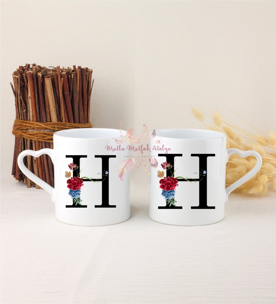 H Harfi Çiçek Desenli İkili Beyaz Kalpli Kupa Bardak