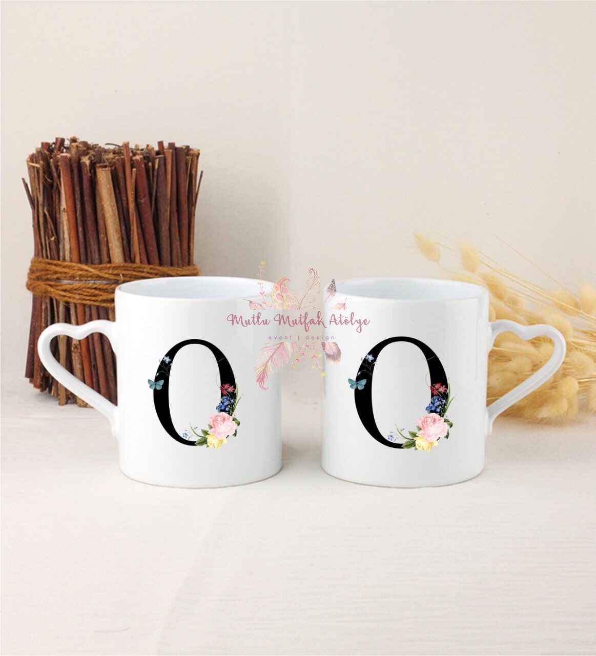 O Harfi Çiçek Desenli İkili Beyaz Kalpli Kupa Bardak