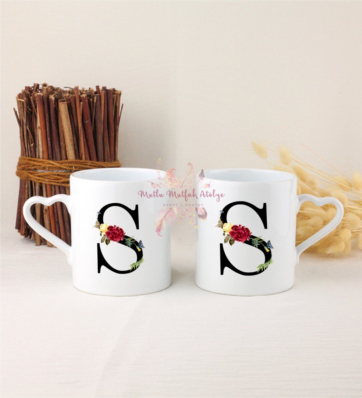 S Harfi Çiçek Desenli İkili Beyaz Kalpli Kupa Bardak