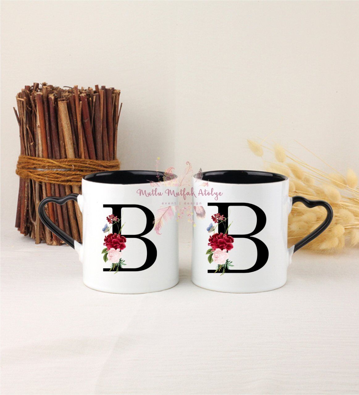 B Harfi Çiçek Desenliİkili Siyah Kalpli Kupa Bardak