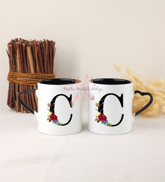 C Harfi Çiçek Desenliİkili Siyah Kalpli Kupa Bardak