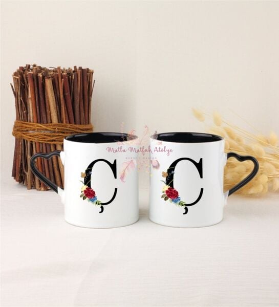 Ç Harfi Çiçek Desenli İkili Siyah Kalpli Kupa Bardak