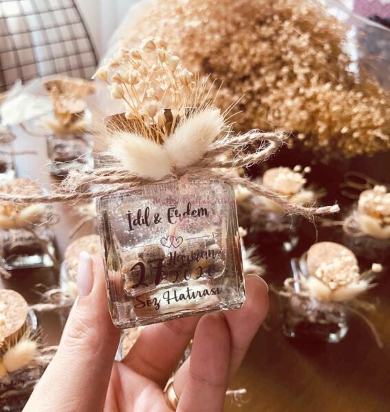 Hediyelik Kahveli Kare Şişeli Jel Mum